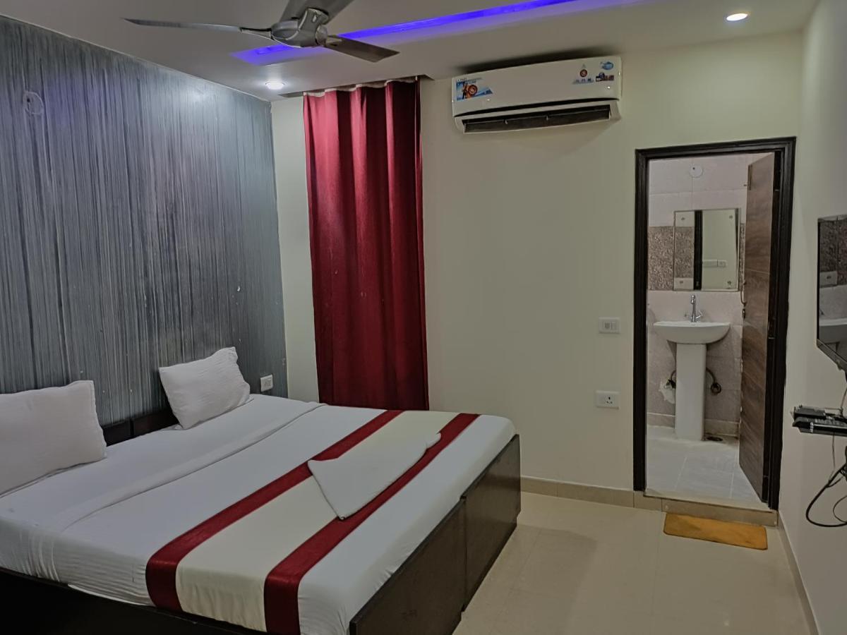 Hotel Marina Near Igi Airport Delhi New Delhi Buitenkant foto